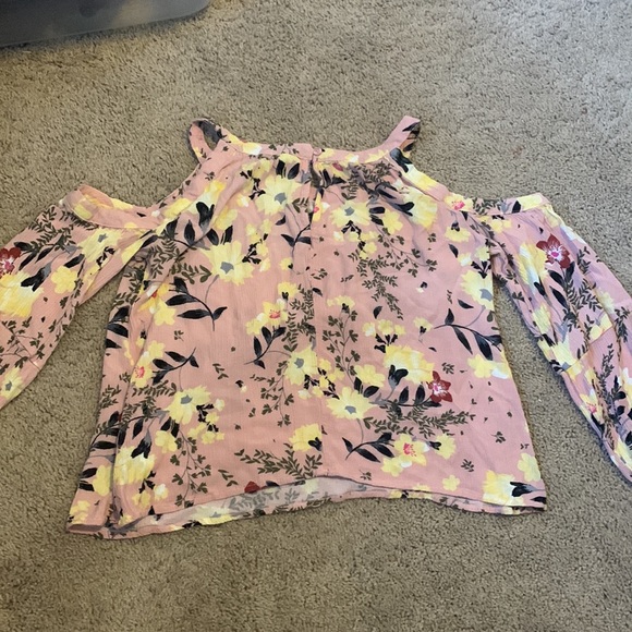 Love Fire floral pink cold shoulder top - Picture 2 of 3